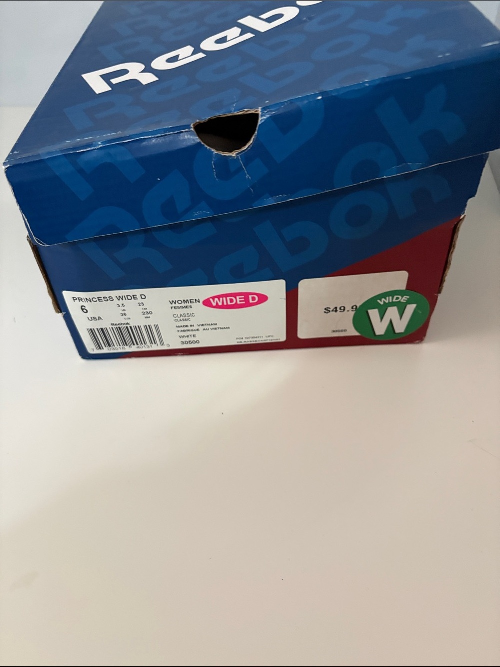 Reebok White Low-Top Leather Sneakers with Subtle Red Accent - Picture 4 of 5